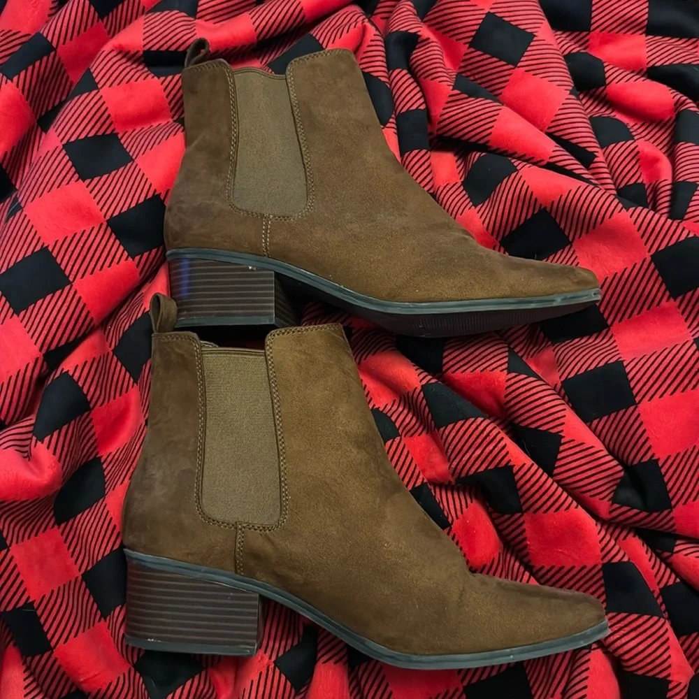 Lightly worn womens brown low heeled booties - Picture 1 of 4